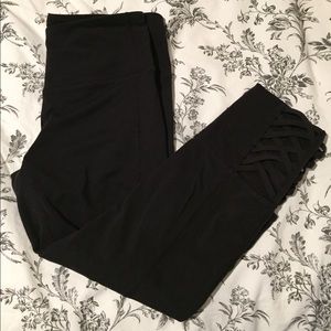 Athleta capris with cute cutout on bottoms!